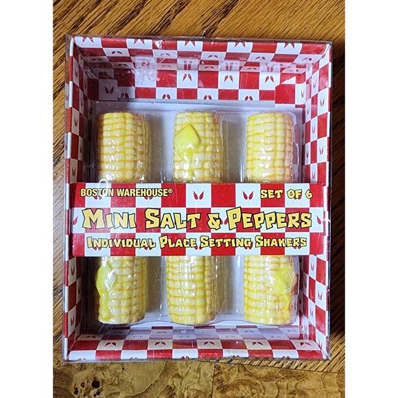 Boston warehouse mini salt and pepper individual place setting shakers - Picture 1 of 3